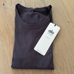 Alo Yoga Workout Tshirt Sz M Blue Gray NWT